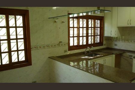 Casa à venda com 170m², 3 quartos e 6 vagas