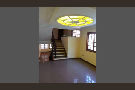 Casa à venda com 170m², 3 quartos e 6 vagas