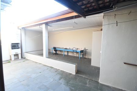 Casa à venda com 200m², 3 quartos e 3 vagasQuarto 1 - Vista
