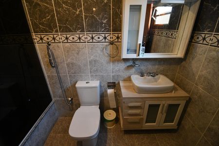 Casa à venda com 200m², 3 quartos e 3 vagasBanheiro da Suíte