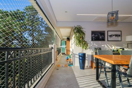 Apartamento à venda com 103m², 2 quartos e 3 vagas Apartamento à venda com 103m², 2 quartos e 3 vagasVaranda da Sala