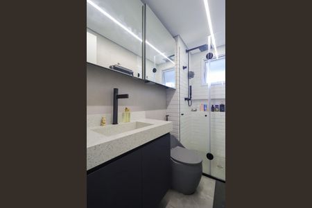 Apartamento à venda com 103m², 2 quartos e 3 vagas Apartamento à venda com 103m², 2 quartos e 3 vagasBanheiro da Suíte