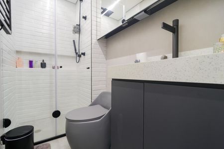 Apartamento à venda com 103m², 2 quartos e 3 vagas Apartamento à venda com 103m², 2 quartos e 3 vagasBanheiro