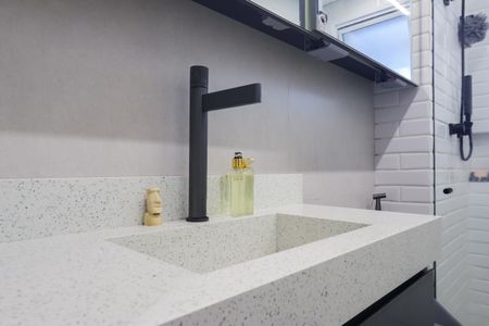 Apartamento à venda com 103m², 2 quartos e 3 vagas Apartamento à venda com 103m², 2 quartos e 3 vagasBanheiro da Suíte
