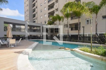 Apartamento à venda com 103m², 2 quartos e 3 vagas Apartamento à venda com 103m², 2 quartos e 3 vagasÁrea comum - Piscina