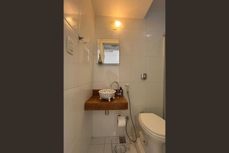 Apartamento para alugar com 75m², 2 quartos e sem vaga Apartamento para alugar com 75m², 2 quartos e sem vagaBanheiro social
