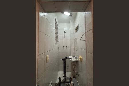 Apartamento para alugar com 75m², 2 quartos e sem vaga Apartamento para alugar com 75m², 2 quartos e sem vagaBanheiro de serviço