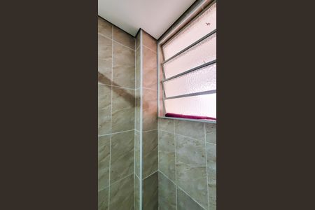 Apartamento à venda com 108m², 2 quartos e sem vaga Apartamento à venda com 108m², 2 quartos e sem vagaBanheiro Social