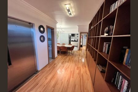 Apartamento à venda com 189m², 4 quartos e 4 vagasSala