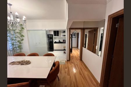 Apartamento à venda com 189m², 4 quartos e 4 vagasSala