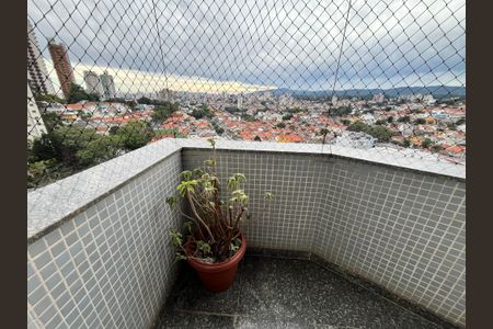 Apartamento à venda com 189m², 4 quartos e 4 vagasVaranda do Quarto 2