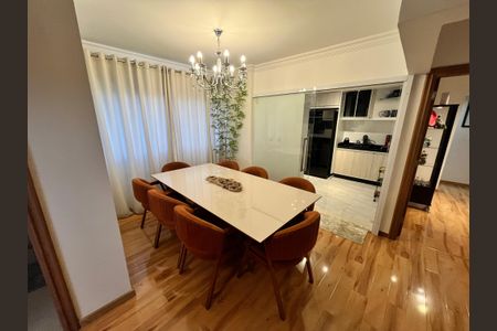 Apartamento à venda com 189m², 4 quartos e 4 vagasSala