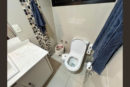 Apartamento à venda com 189m², 4 quartos e 4 vagasBanheiro da Suíte 1