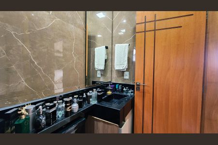 Casa à venda com 190m², 3 quartos e 5 vagasBanheiro da Suíte 2