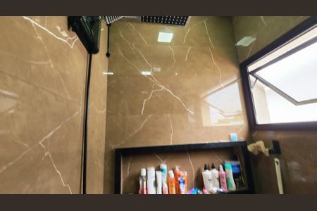 Casa à venda com 190m², 3 quartos e 5 vagasBanheiro da Suíte 2