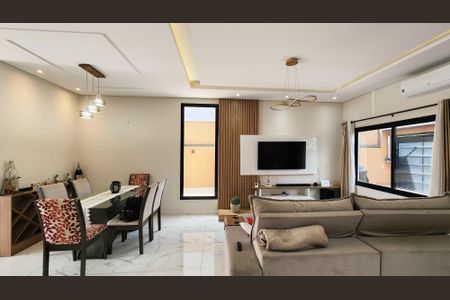 Casa à venda com 190m², 3 quartos e 5 vagasSala