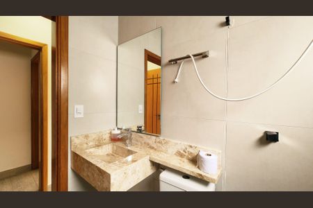 Casa à venda com 190m², 3 quartos e 5 vagasBanheiro da Suíte 1