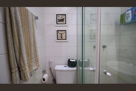 Apartamento à venda com 132m², 4 quartos e 2 vagas Apartamento à venda com 132m², 4 quartos e 2 vagasBanheiro Social