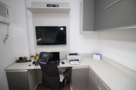 Apartamento à venda com 175m², 3 quartos e 2 vagasEscritório