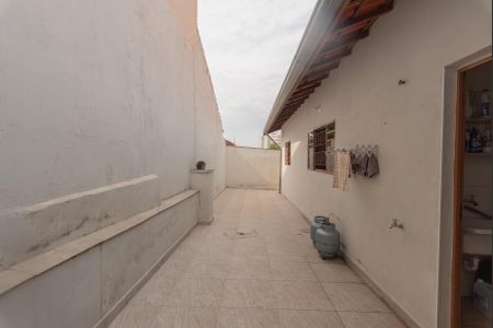 Casa à venda com 114m², 2 quartos e 1 vaga Casa à venda com 114m², 2 quartos e 1 vagaQuintal