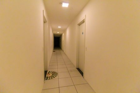 Apartamento à venda com 37m², 2 quartos e sem vaga Apartamento à venda com 37m², 2 quartos e sem vagaHall