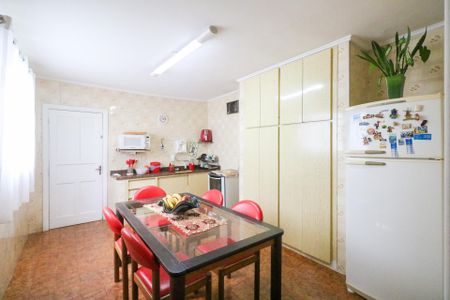 Casa à venda com 143m², 2 quartos e 5 vagas Casa à venda com 143m², 2 quartos e 5 vagasCozinha