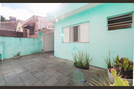 Casa à venda com 143m², 2 quartos e 5 vagas Casa à venda com 143m², 2 quartos e 5 vagasQuintal e Garagem