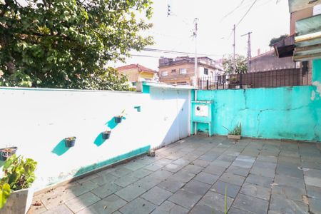 Casa à venda com 143m², 2 quartos e 5 vagas Casa à venda com 143m², 2 quartos e 5 vagasQuintal e Garagem