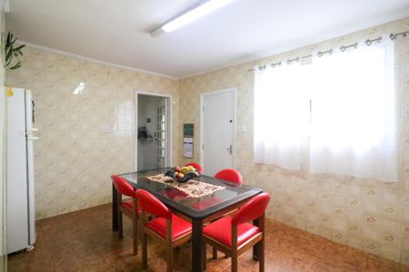 Casa à venda com 143m², 2 quartos e 5 vagas Casa à venda com 143m², 2 quartos e 5 vagasCozinha