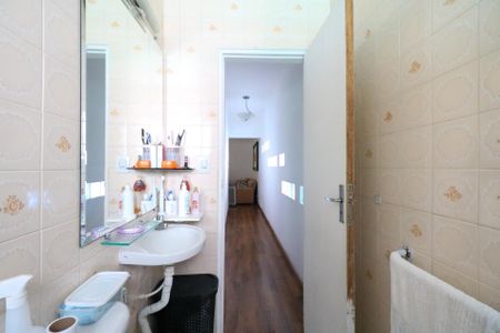 Casa à venda com 143m², 2 quartos e 5 vagas Casa à venda com 143m², 2 quartos e 5 vagasBanheiro Social