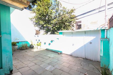 Casa à venda com 143m², 2 quartos e 5 vagas Casa à venda com 143m², 2 quartos e 5 vagasQuintal e Garagem