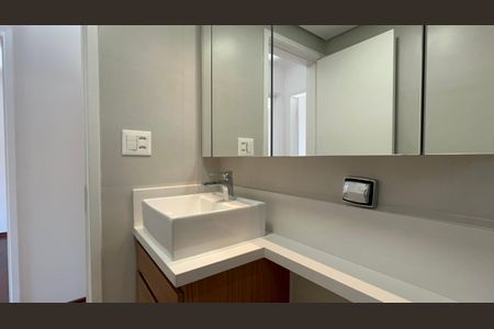 Apartamento para alugar com 80m², 2 quartos e 1 vaga Apartamento para alugar com 80m², 2 quartos e 1 vagaBanheiro