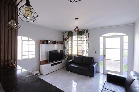 Casa de condomínio à venda com 125m², 3 quartos e 2 vagasSala