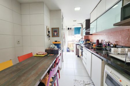 Apartamento à venda com 125m², 3 quartos e 2 vagasCozinha