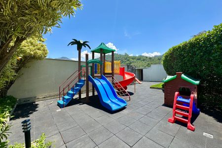 Apartamento à venda com 125m², 3 quartos e 2 vagasÁrea comum - parquinho