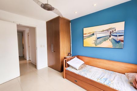 Apartamento à venda com 125m², 3 quartos e 2 vagasQuarto 2