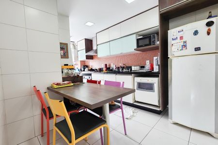 Apartamento à venda com 125m², 3 quartos e 2 vagasCozinha