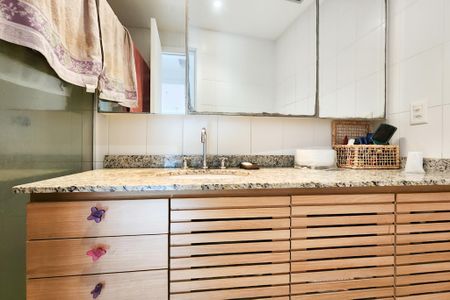 Apartamento à venda com 125m², 3 quartos e 2 vagasBanheiro