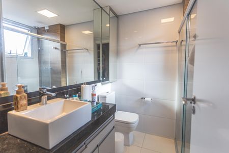 Apartamento à venda com 227m², 3 quartos e 3 vagasBanheiro da Suíte