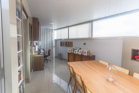 Apartamento à venda com 227m², 3 quartos e 3 vagasSala 2
