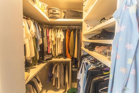 Apartamento à venda com 227m², 3 quartos e 3 vagasCloset da Suíte