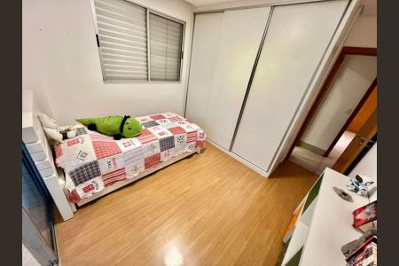 Apartamento à venda com 243m², 4 quartos e 2 vagasQuarto 2