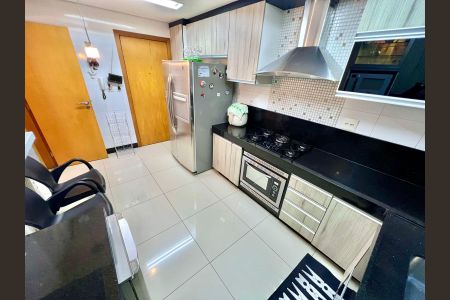 Apartamento à venda com 243m², 4 quartos e 2 vagasCozinha