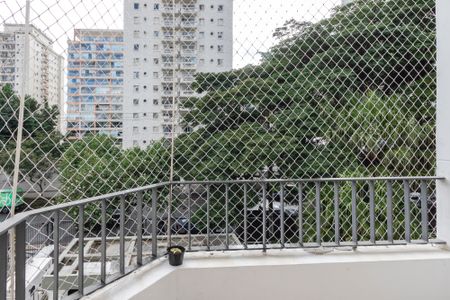 Apartamento à venda com 65m², 2 quartos e 1 vaga Apartamento à venda com 65m², 2 quartos e 1 vagaVaranda