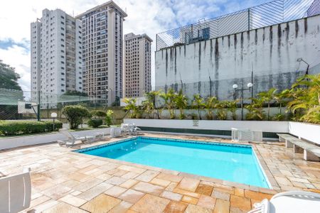 Apartamento à venda com 65m², 2 quartos e 1 vaga Apartamento à venda com 65m², 2 quartos e 1 vagaPiscina