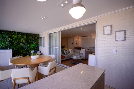 Apartamento à venda com 144m², 3 quartos e 2 vagas Apartamento à venda com 144m², 3 quartos e 2 vagasSala - Varanda