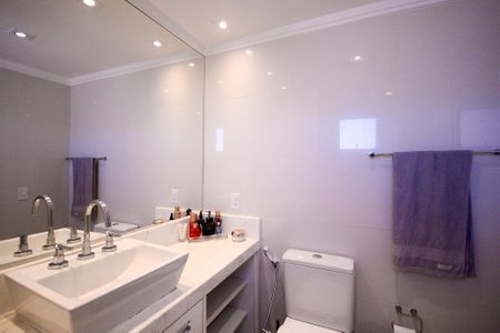 Apartamento à venda com 144m², 3 quartos e 2 vagas Apartamento à venda com 144m², 3 quartos e 2 vagasBanheiro do quarto 1