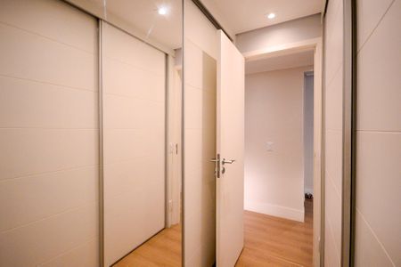 Apartamento à venda com 144m², 3 quartos e 2 vagas Apartamento à venda com 144m², 3 quartos e 2 vagasQuarto 1 - Suite