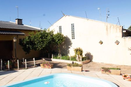 Casa à venda com 232m², 4 quartos e sem vagaÁrea comum - Piscina