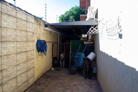 Casa à venda com 232m², 4 quartos e sem vagaÁrea externa